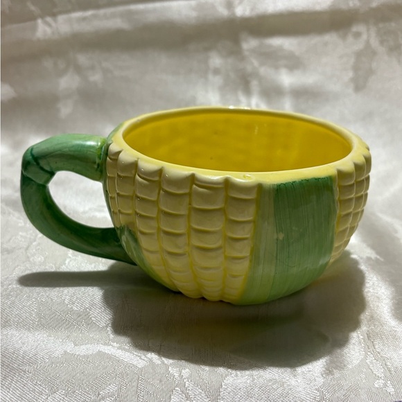 Vintage Quirky Corn-Shaped Mug in Yellow and Green - Picture 3 of 7